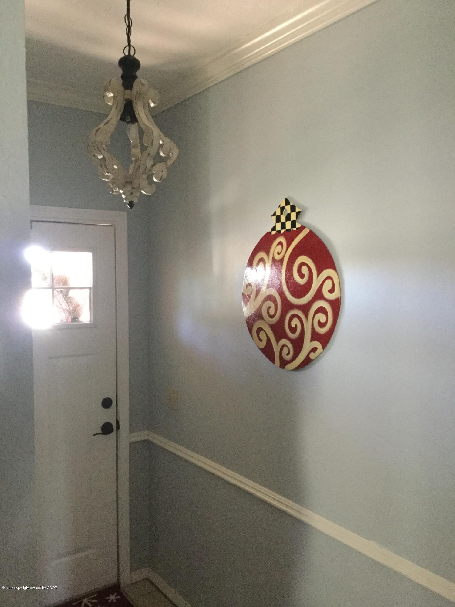 6404 Hurst Street Amarillo, TX 79109 - Photo 2 of 14 Entry