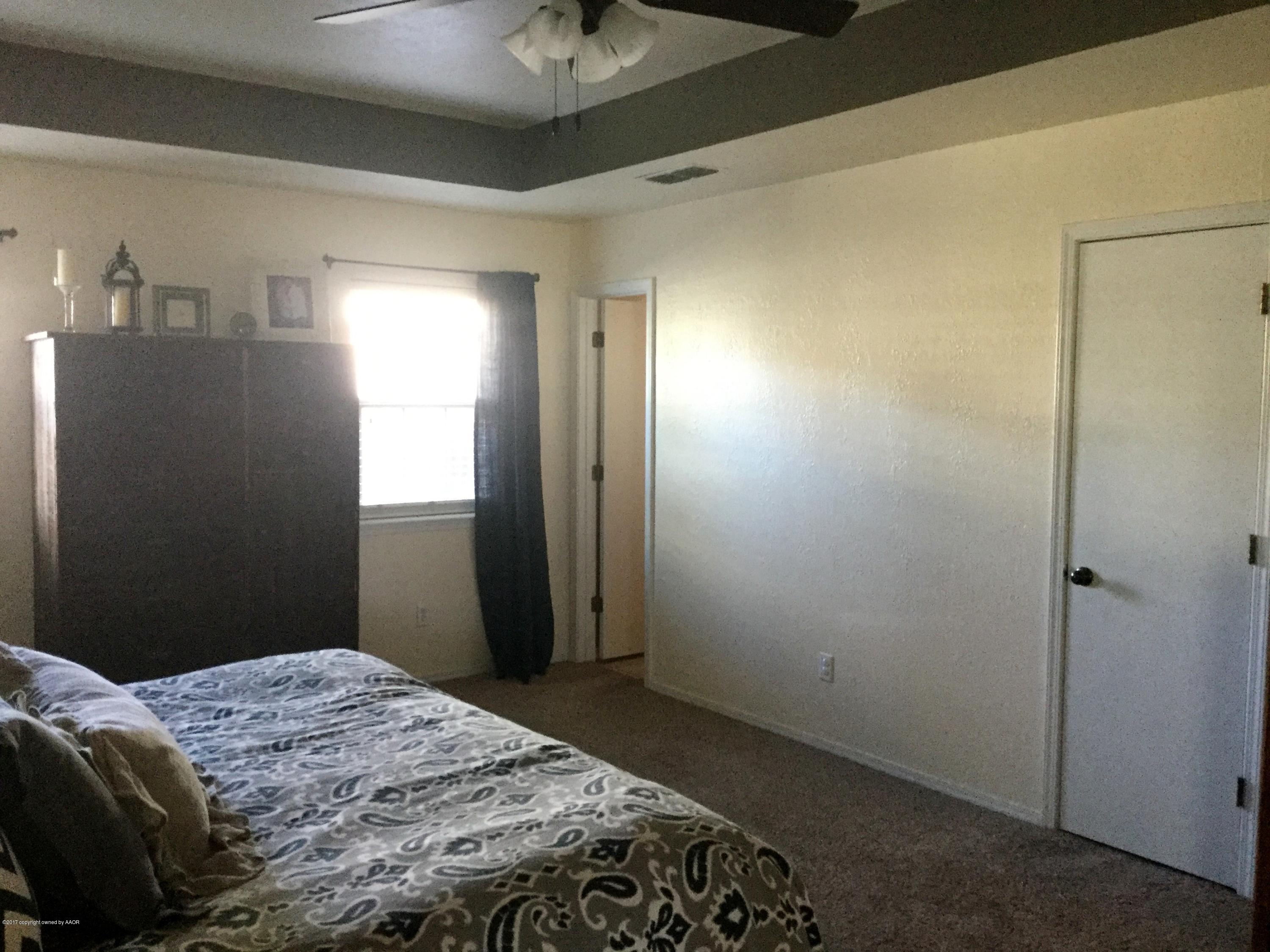 6404 Hurst Street Amarillo, TX 79109 - Photo 9 of 14 Masterbedrrom 2