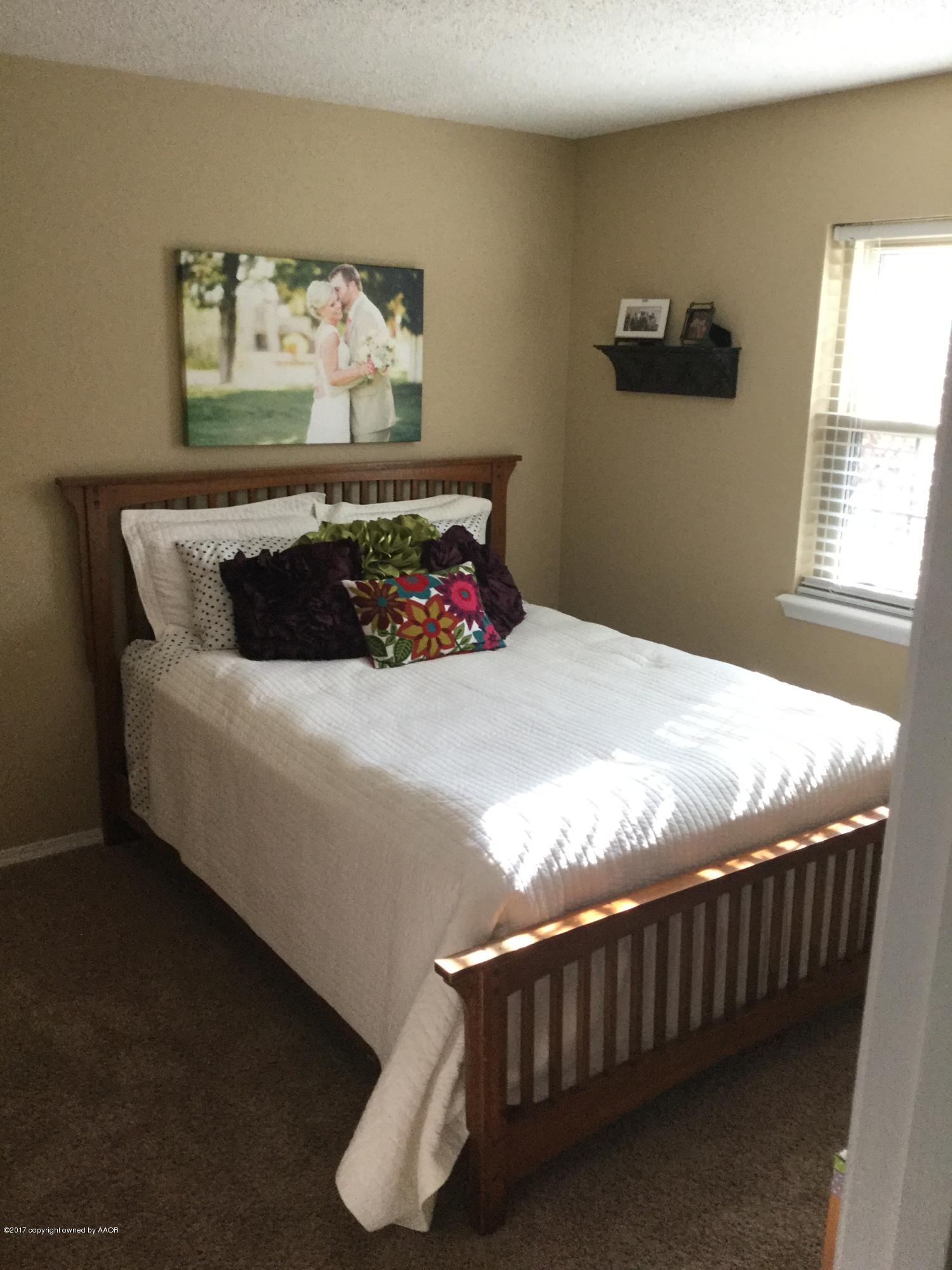 6404 Hurst Street Amarillo, TX 79109 - Photo 10 of 14 Bedromm2