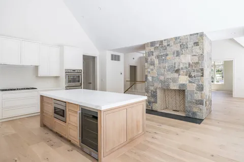$4,995,000 | 21 Ocean Parkway, East Hampton, NY 11937