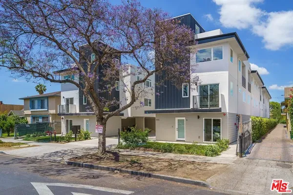 $4,887 | 945 North Oxford Avenue, Unit 6, Los Angeles, CA 90029