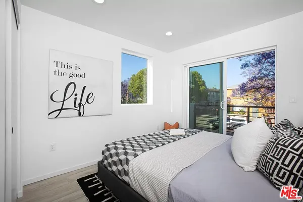 $4,887 | 945 North Oxford Avenue, Unit 6, Los Angeles, CA 90029