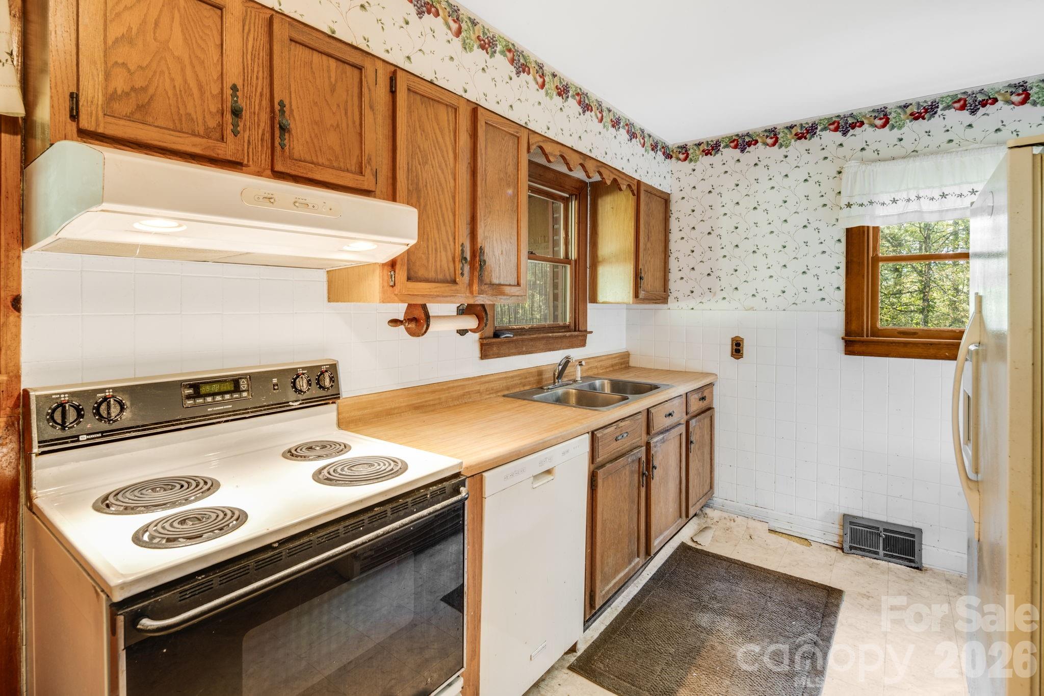 435 Upper Glady Fork Road Candler, NC 28715 - Photo 17 of 48