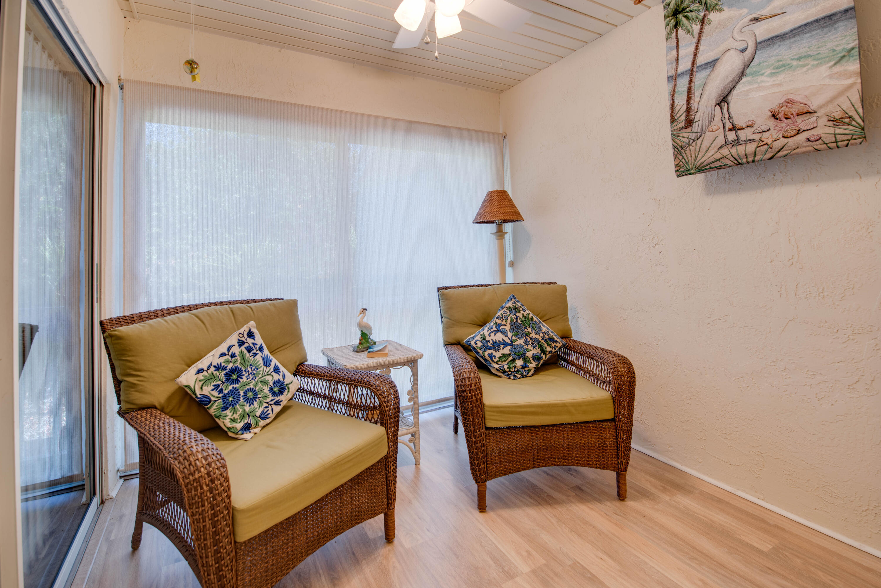 9867 Leeward Avenue Key Largo, FL 33037 - Photo 11 of 32 a living room with furniture