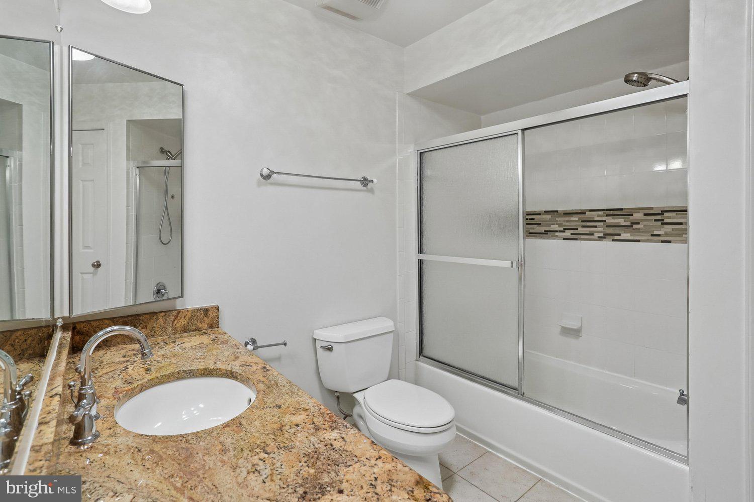 903 Ridge Drive McLean, VA 22101 - Photo 35 of 46 Upper hall bathroom 2