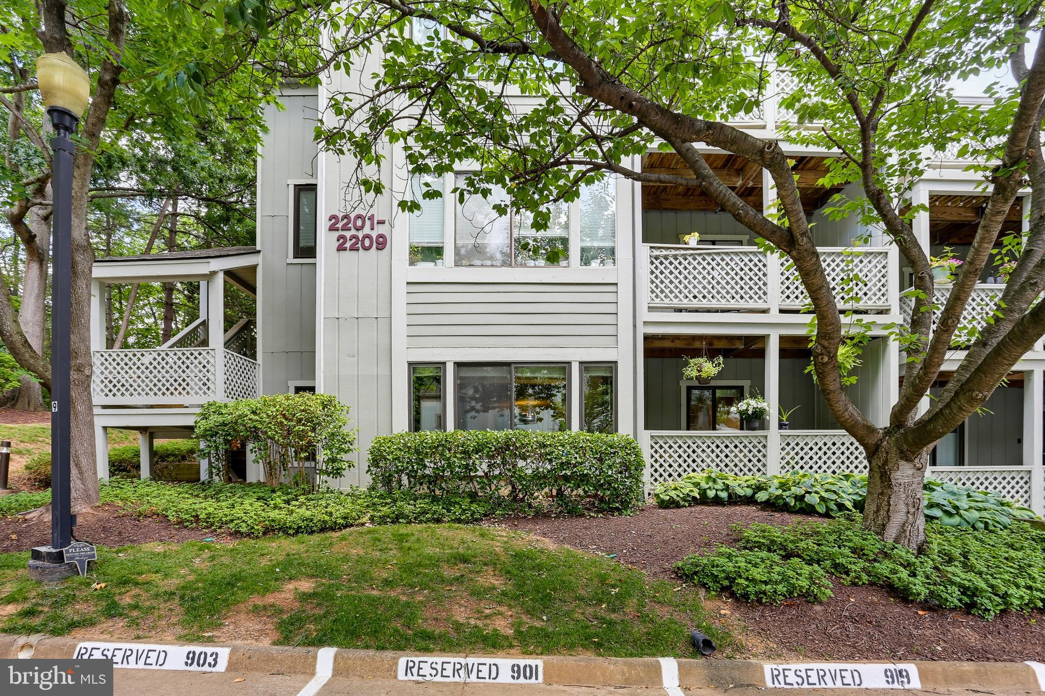 2205 Hunter's Run Drive Reston, VA 20191 - Photo 2 of 46