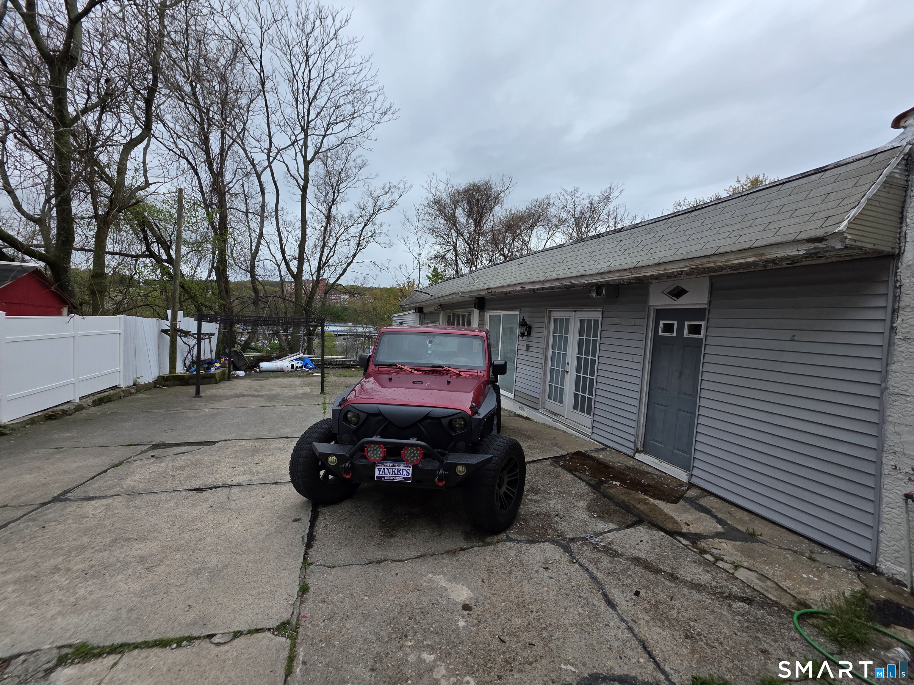19 Manhan Street Waterbury, CT 06710 - Photo 15 of 15