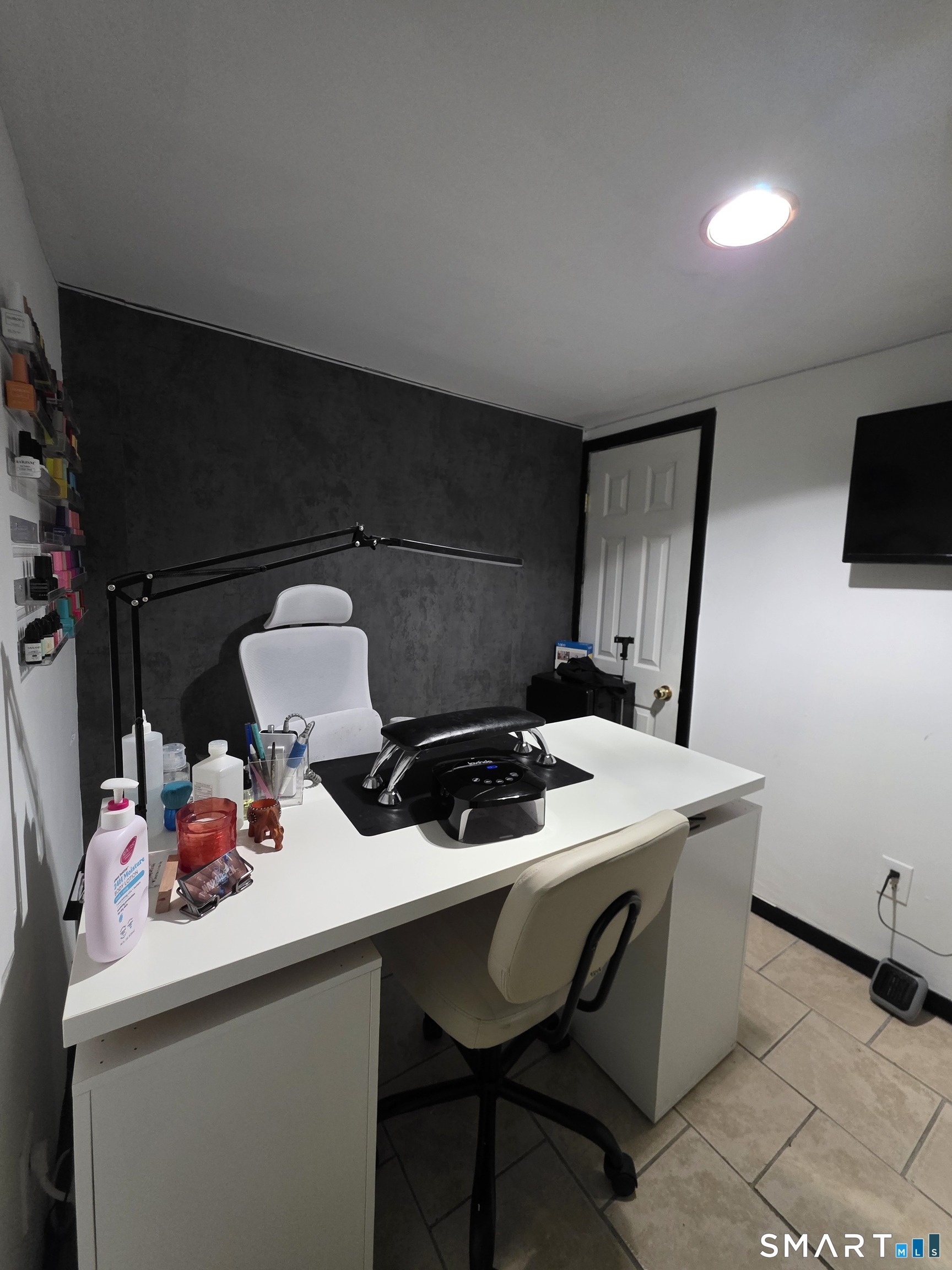 19 Manhan Street Waterbury, CT 06710 - Photo 9 of 15
