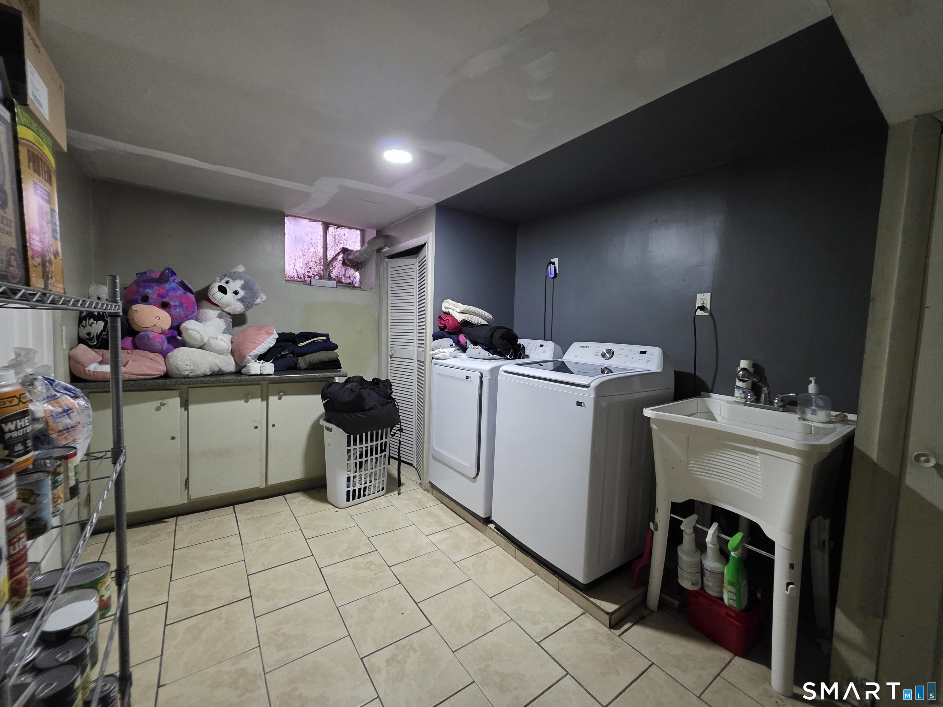 19 Manhan Street Waterbury, CT 06710 - Photo 10 of 15