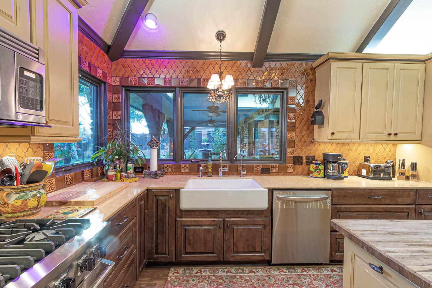 7724 Baughman Drive Amarillo, TX 79121 - Photo 22 of 52 Kitchen