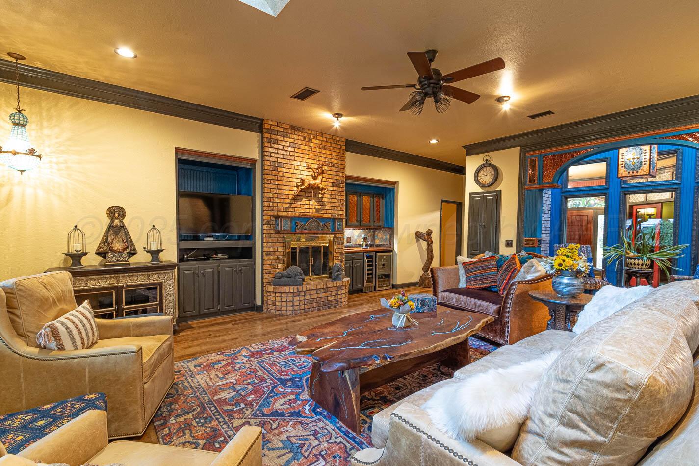 7724 Baughman Drive Amarillo, TX 79121 - Photo 2 of 52 Great Room