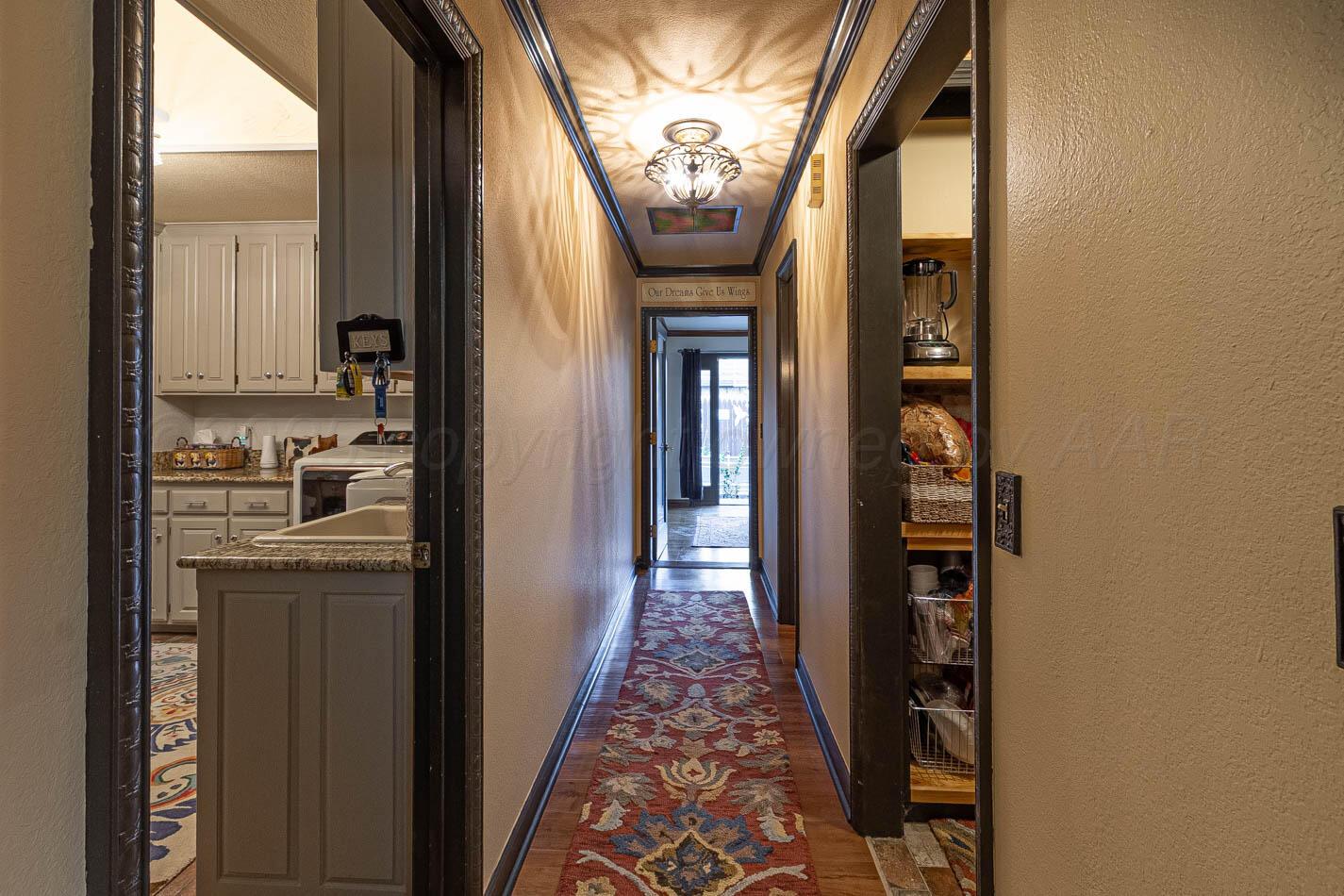 7724 Baughman Drive Amarillo, TX 79121 - Photo 30 of 52 Hallway to 4th BR
