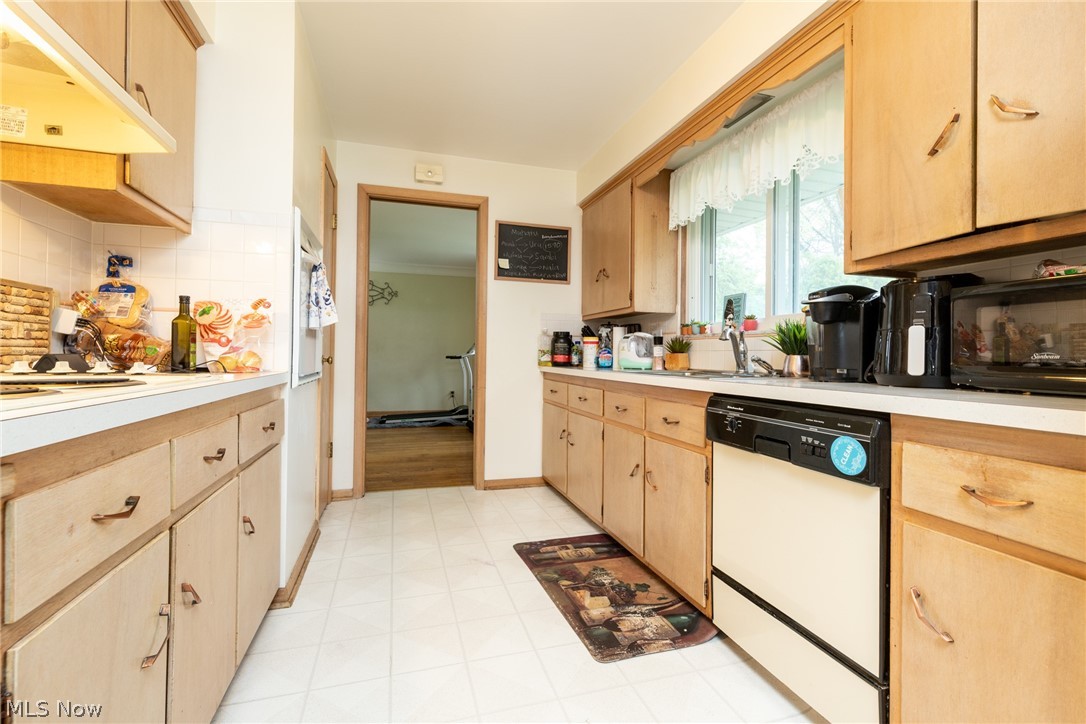 3455-3465 Warren Road Cleveland, OH 44111 - Photo 16 of 29 Gallery Image 16