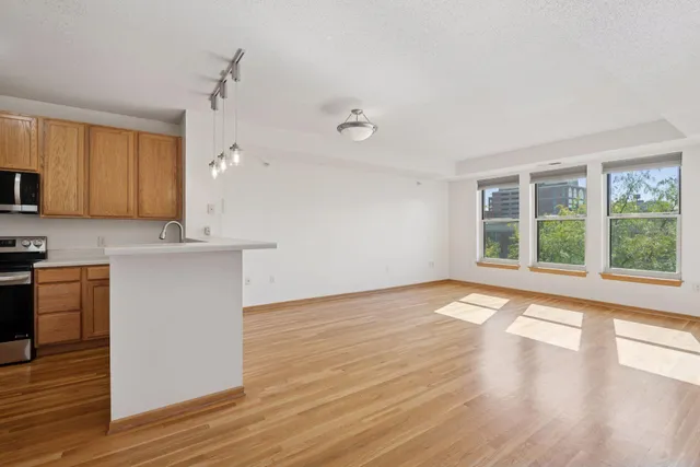 $299,900 | 560 North 2nd Street, Unit 410, Minneapolis, MN 55401