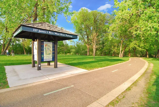 $299,900 | 560 North 2nd Street, Unit 410, Minneapolis, MN 55401