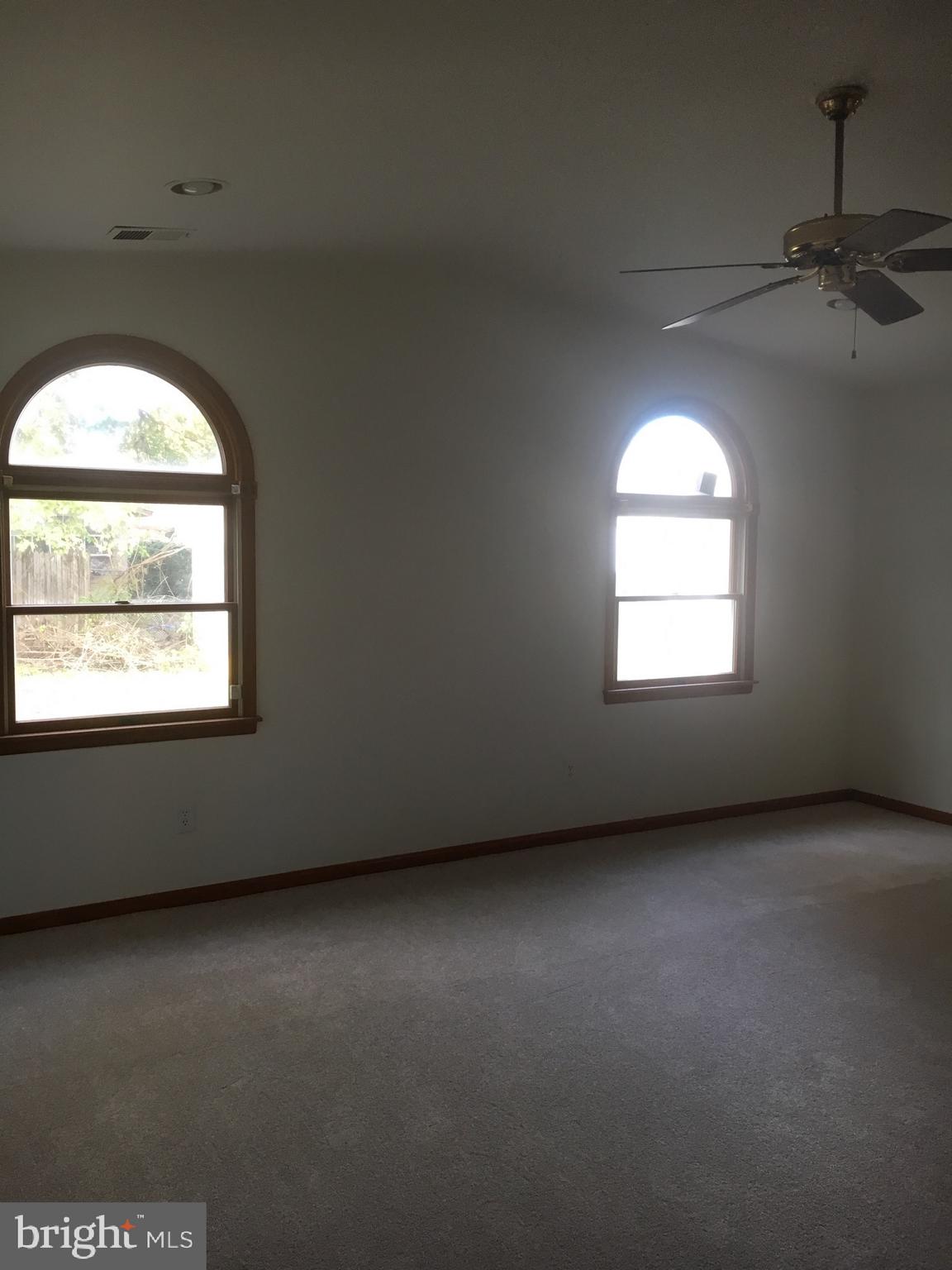 176 Dunlap Road Pasadena, MD 21122 - Photo 5 of 15 Family Room