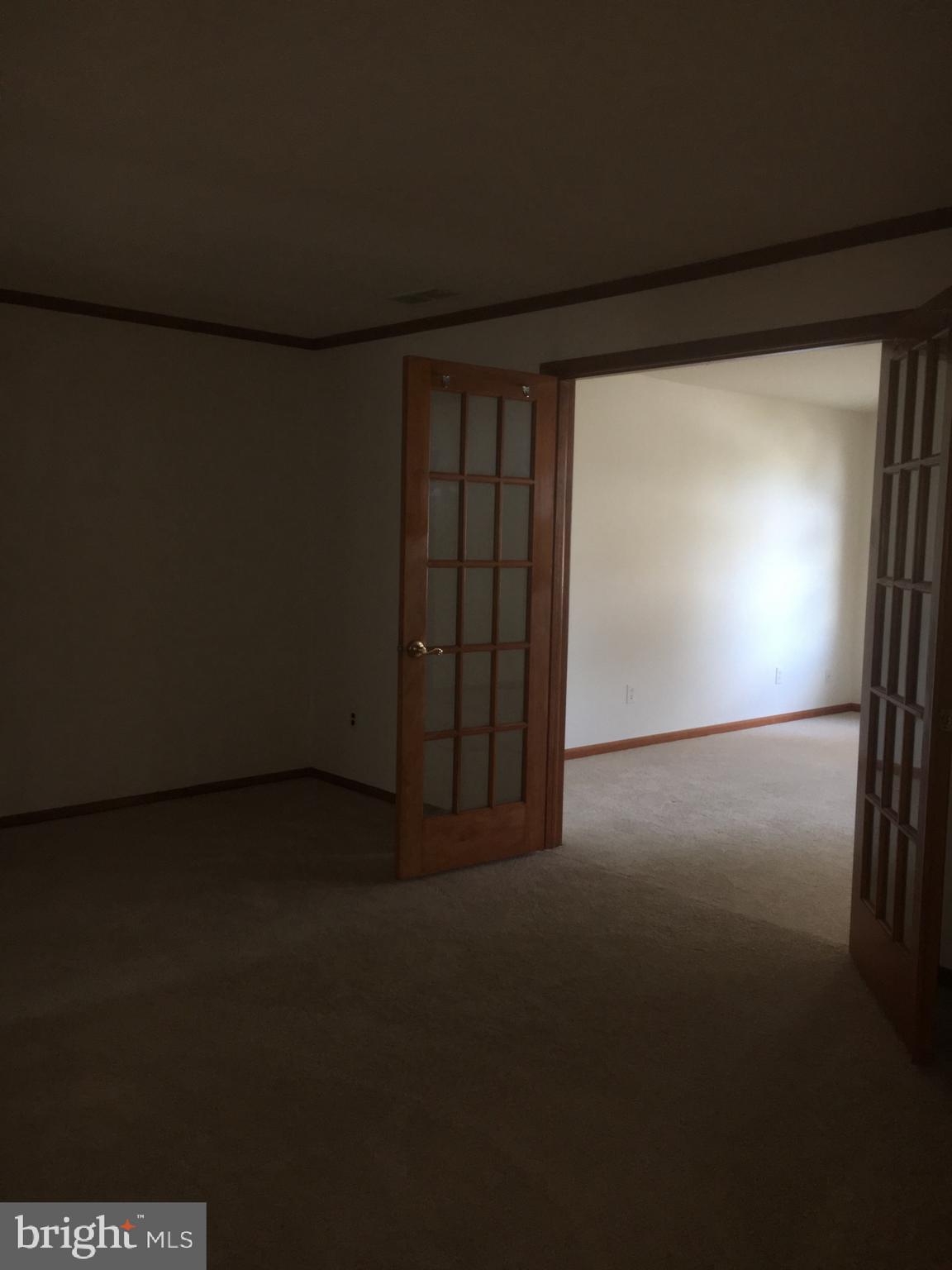 176 Dunlap Road Pasadena, MD 21122 - Photo 7 of 15 living room