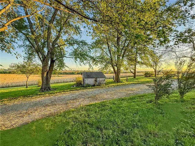 $140,000 | 17684 136th Highway, Burlington Junction, MO 64428