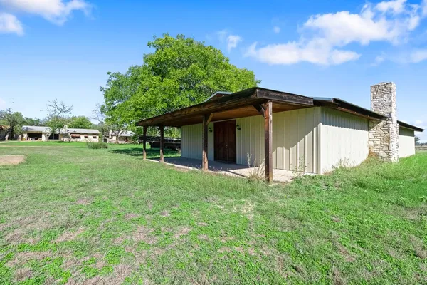 $1,025,000 | 6268 Highway 27, Center Point, TX 78010