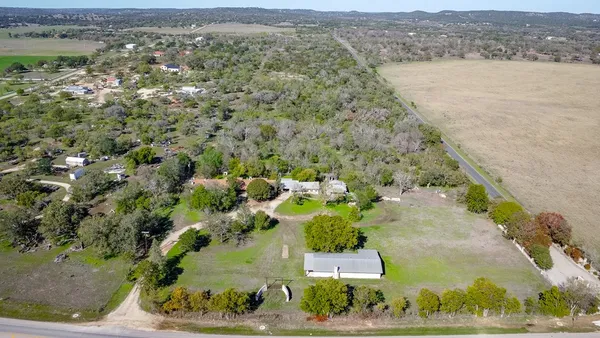 $1,025,000 | 6268 Highway 27, Center Point, TX 78010