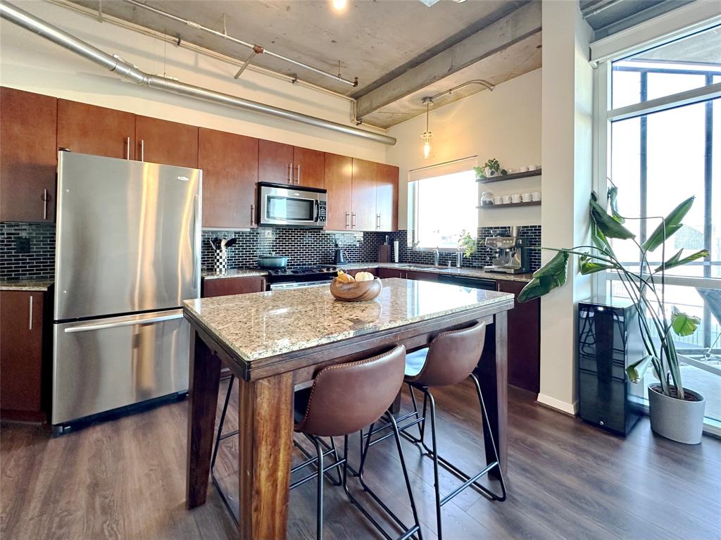 1001 Belleview Street, Unit 307 Dallas, TX 75215 - Photo 16 of 36 Dining Area