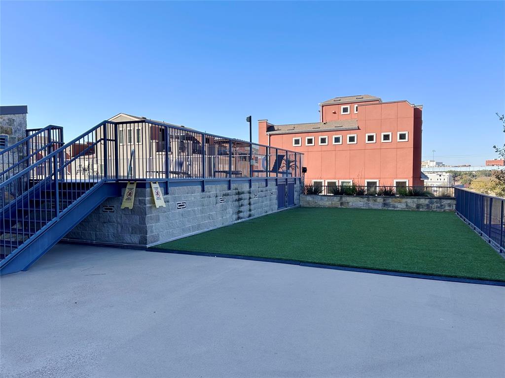 1001 Belleview Street, Unit 307 Dallas, TX 75215 - Photo 33 of 36 Turf area for your morning yoga routine!