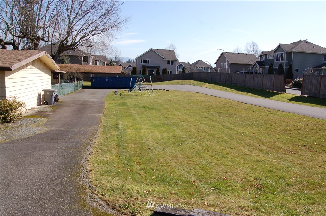 248 Union Avenue Northeast Renton, WA 98059 - Photo 3 of 29 Gallery Image 3
