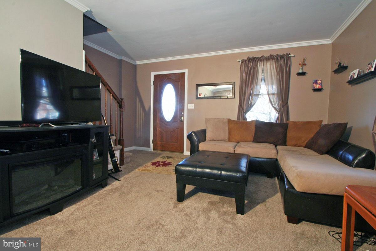 3529 Dunhaven Road Baltimore, MD 21222 - Photo 5 of 29 plenty of space in this open concept End of group