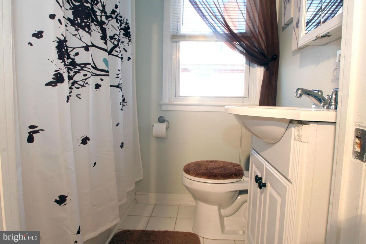 3529 Dunhaven Road Baltimore, MD 21222 - Photo 7 of 29 Bath