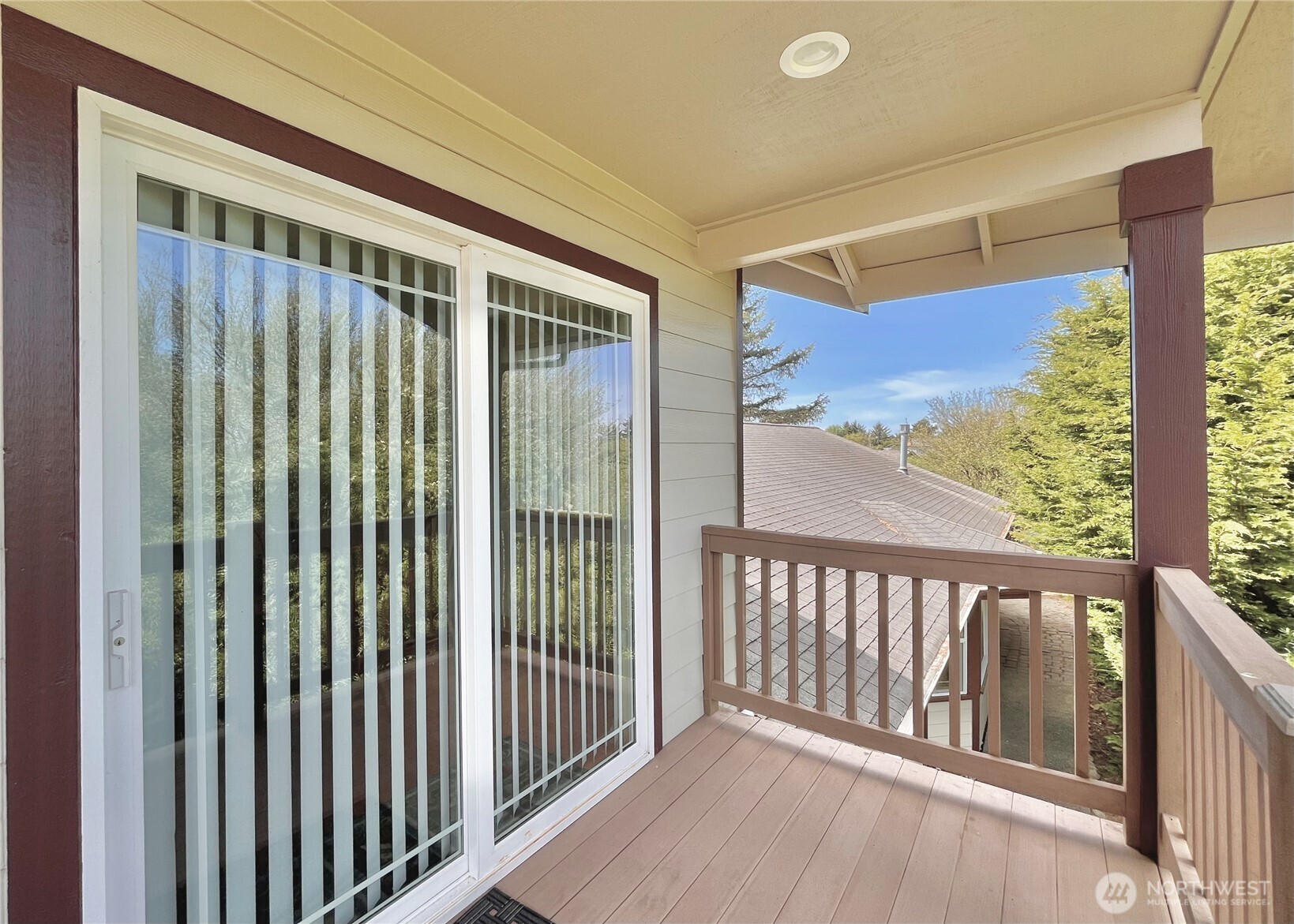 137 North Razor Clam Drive Southwest Ocean Shores, WA 98569 - Photo 21 of 31 a view of a balcony