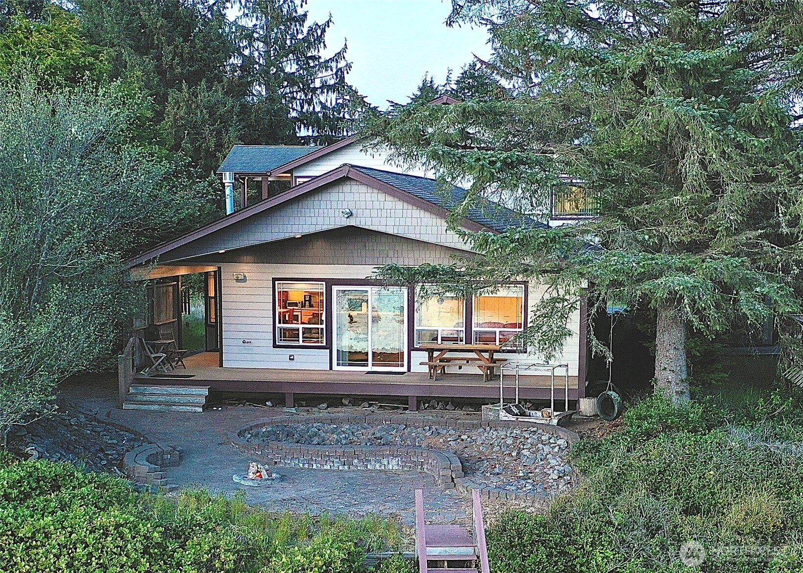 137 North Razor Clam Drive Southwest Ocean Shores, WA 98569 - Photo 28 of 31 a front view of a house with garden