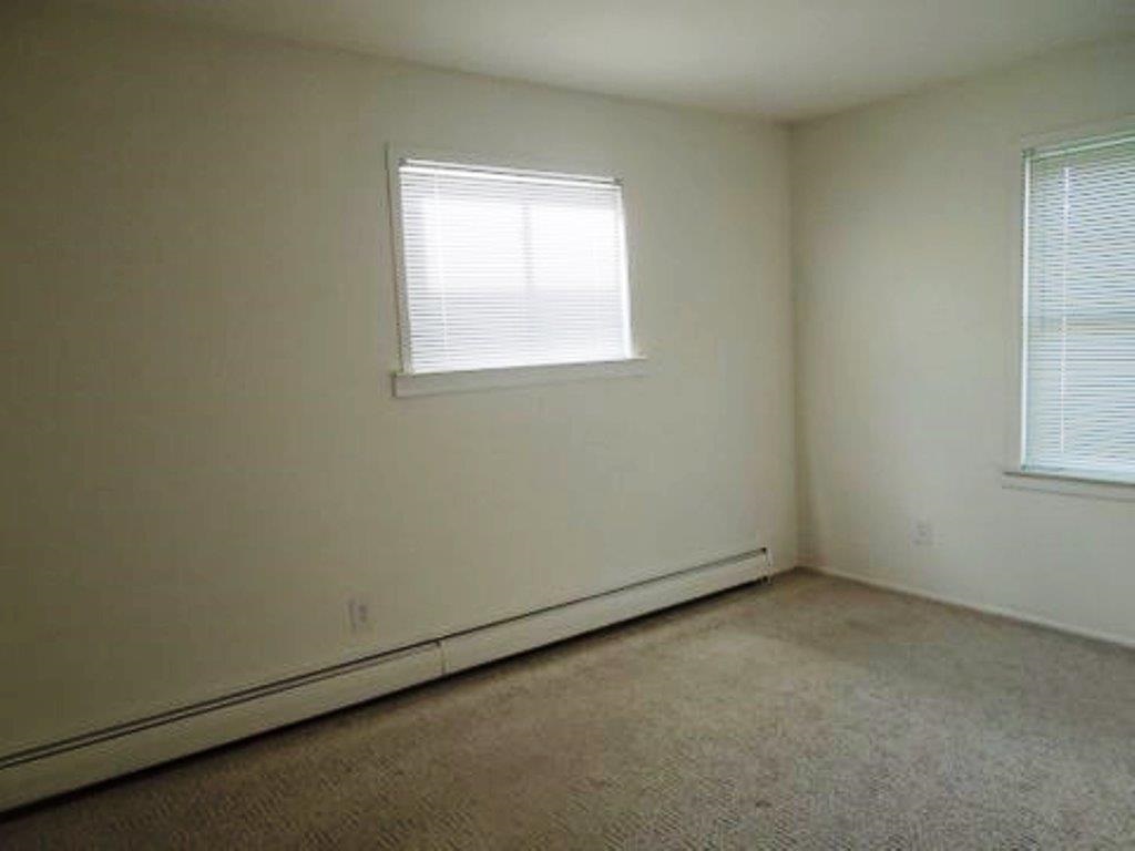 795 West Maple Road, Unit 45 Clawson, MI 48017 - Photo 12 of 18 31210710-11.JPG