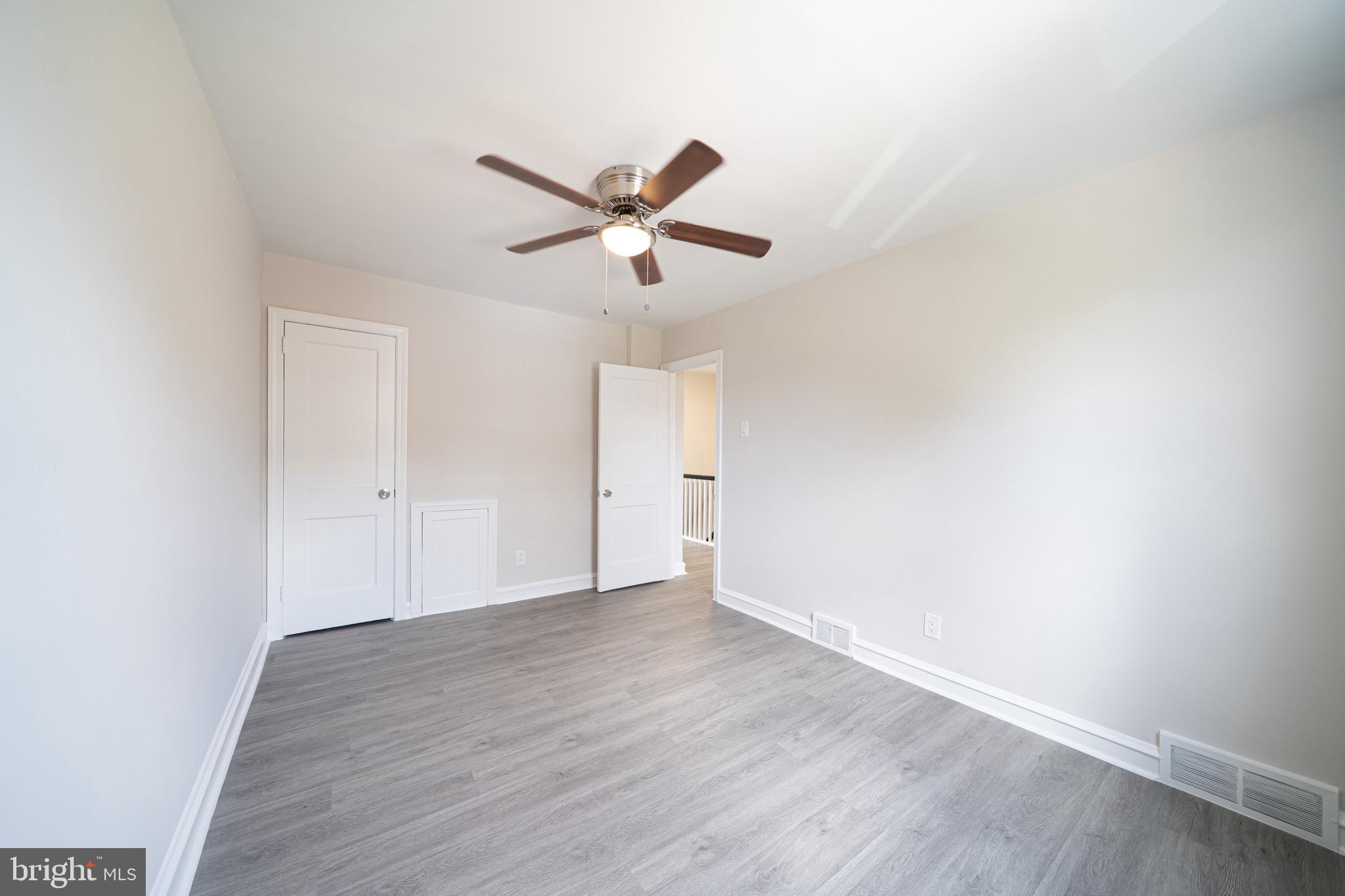 6021 Reach Street Philadelphia, PA 19111 - Photo 20 of 34