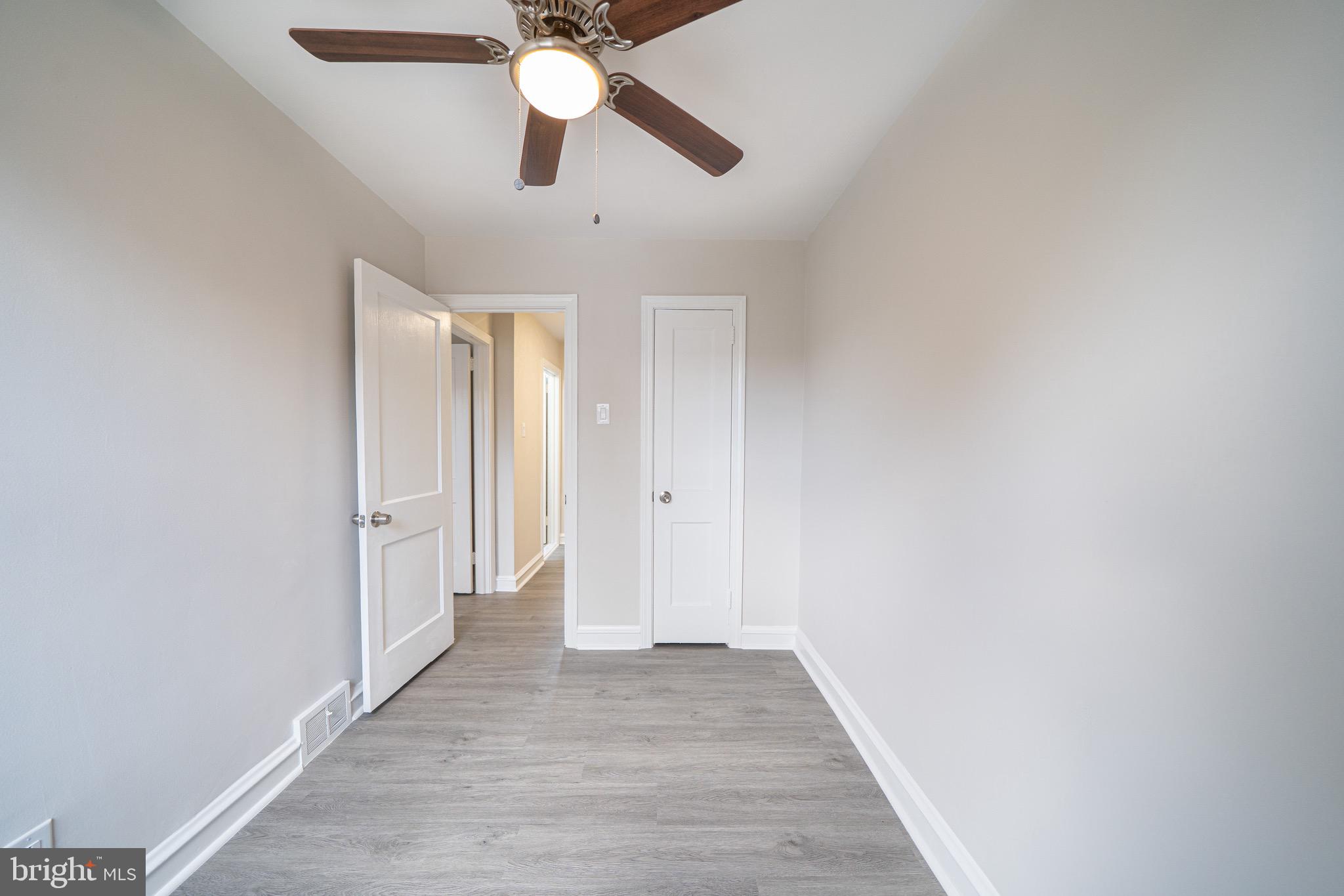 6021 Reach Street Philadelphia, PA 19111 - Photo 22 of 34