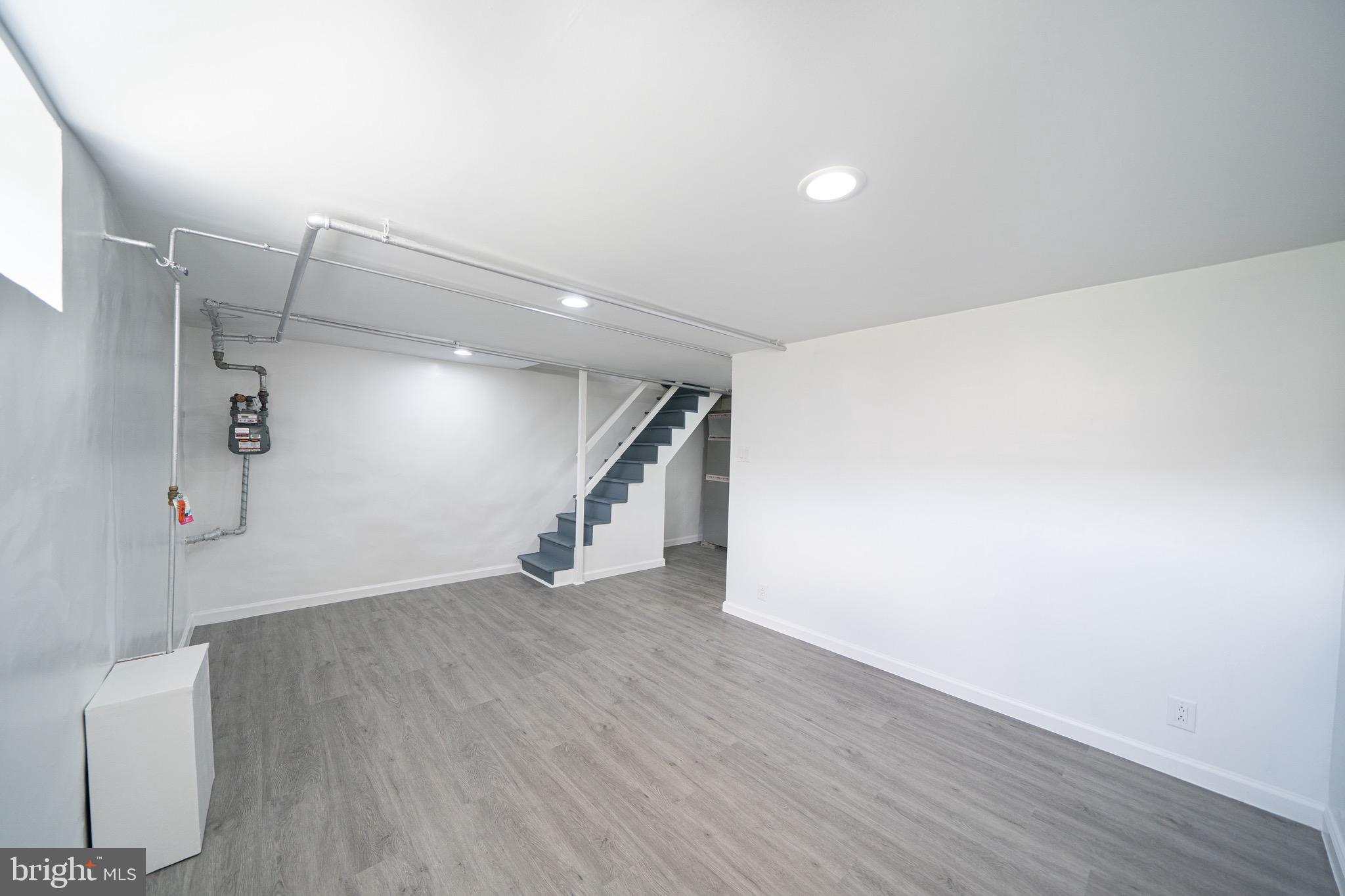 6021 Reach Street Philadelphia, PA 19111 - Photo 23 of 34