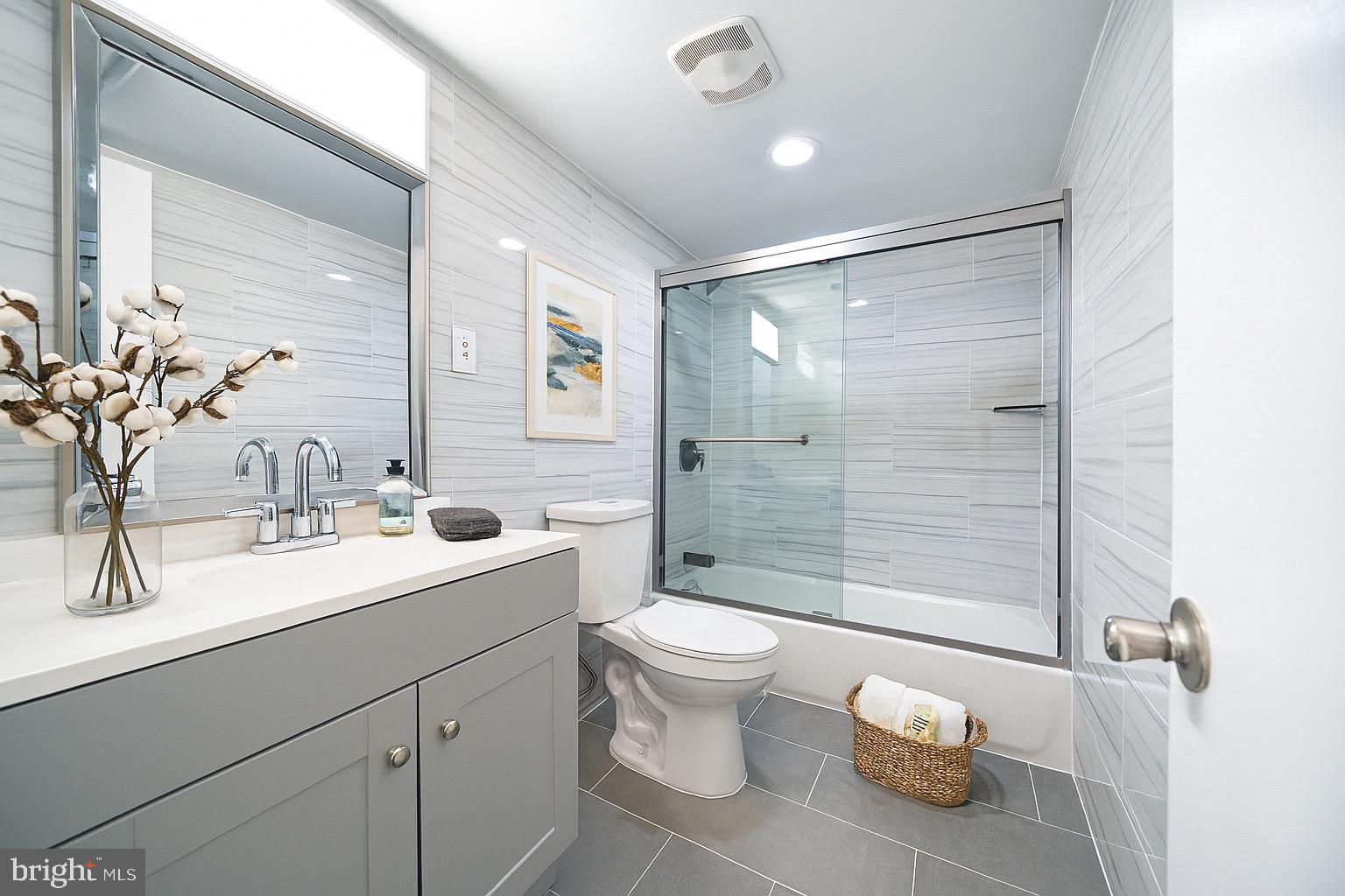 6021 Reach Street Philadelphia, PA 19111 - Photo 28 of 34