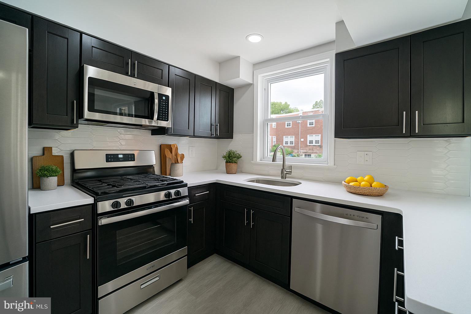 6021 Reach Street Philadelphia, PA 19111 - Photo 4 of 34