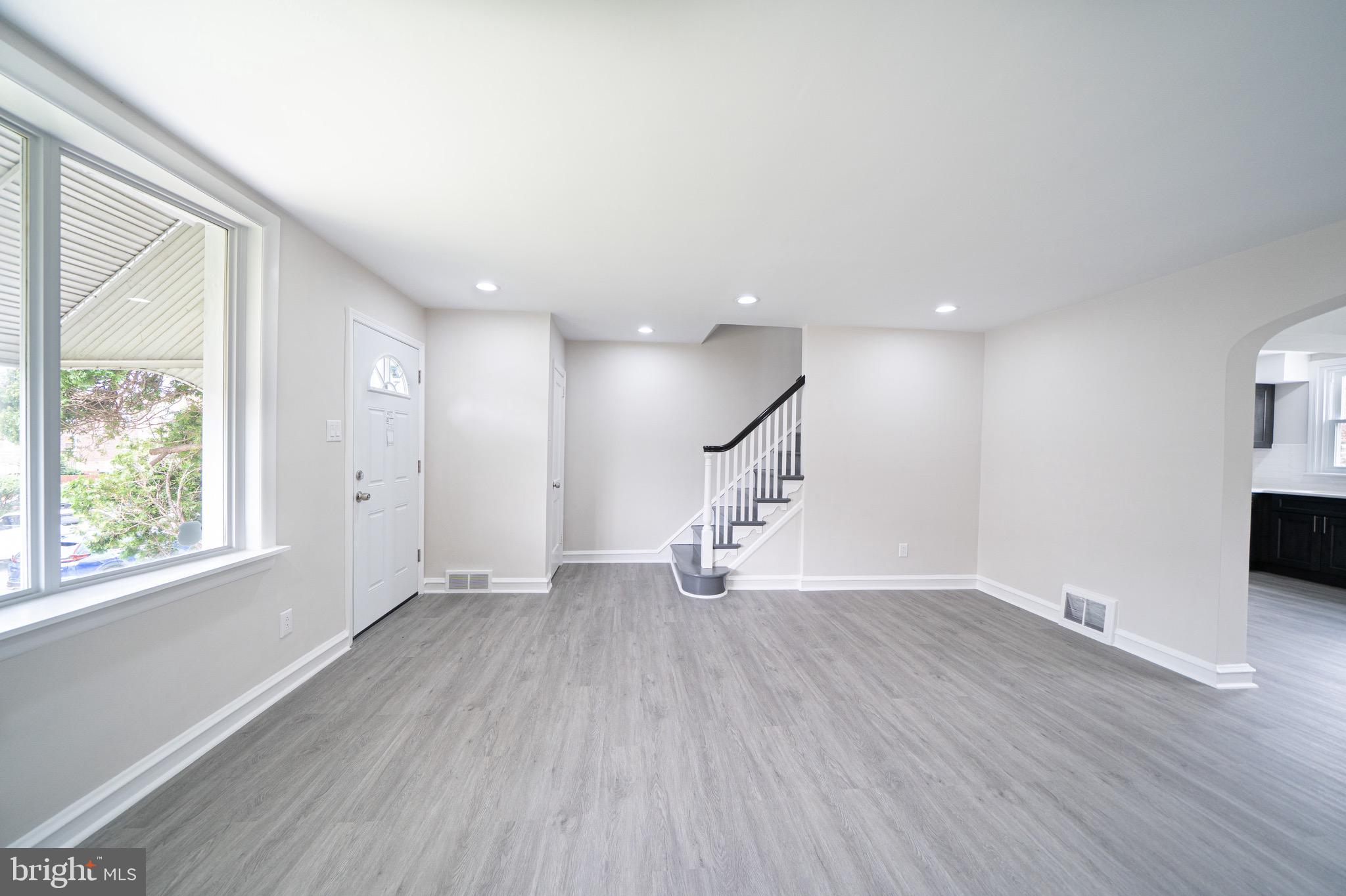 6021 Reach Street Philadelphia, PA 19111 - Photo 6 of 34