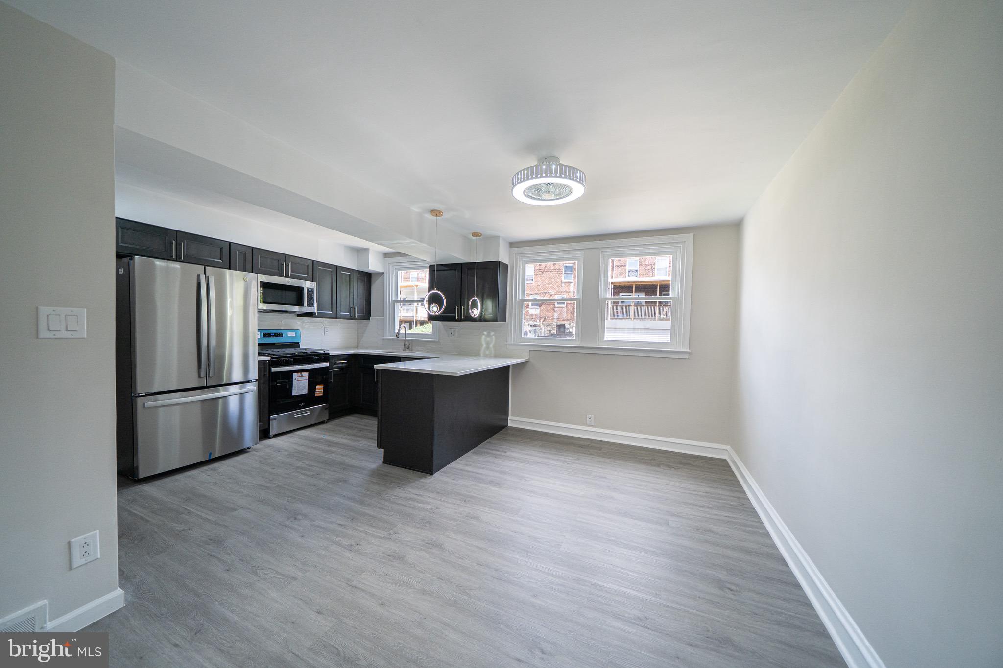 6021 Reach Street Philadelphia, PA 19111 - Photo 8 of 34