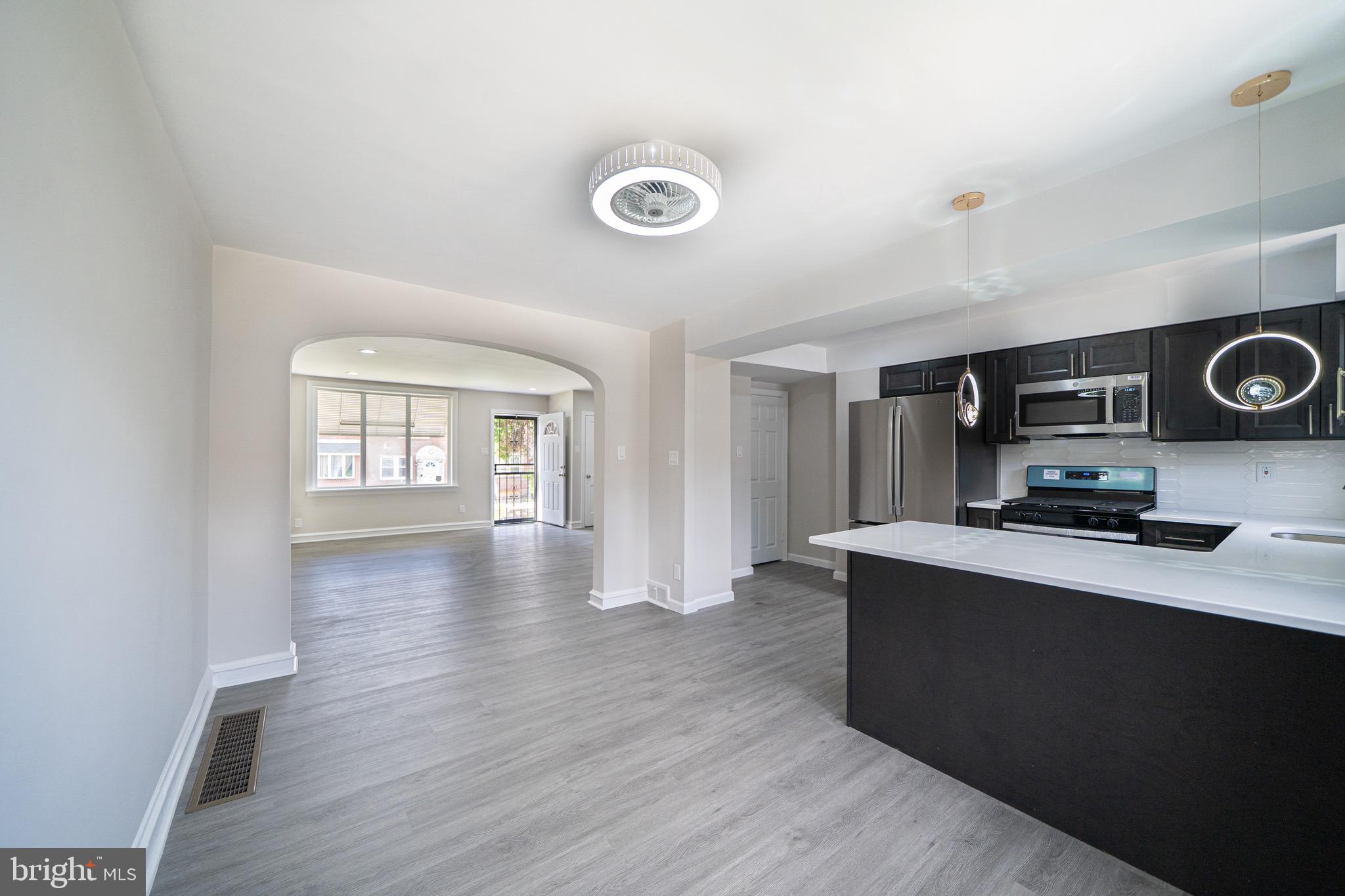 6021 Reach Street Philadelphia, PA 19111 - Photo 9 of 34