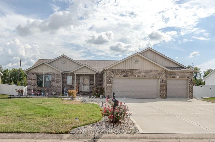 233 Emerald Way West Granite City, IL 62040 - Photo 1 of 34