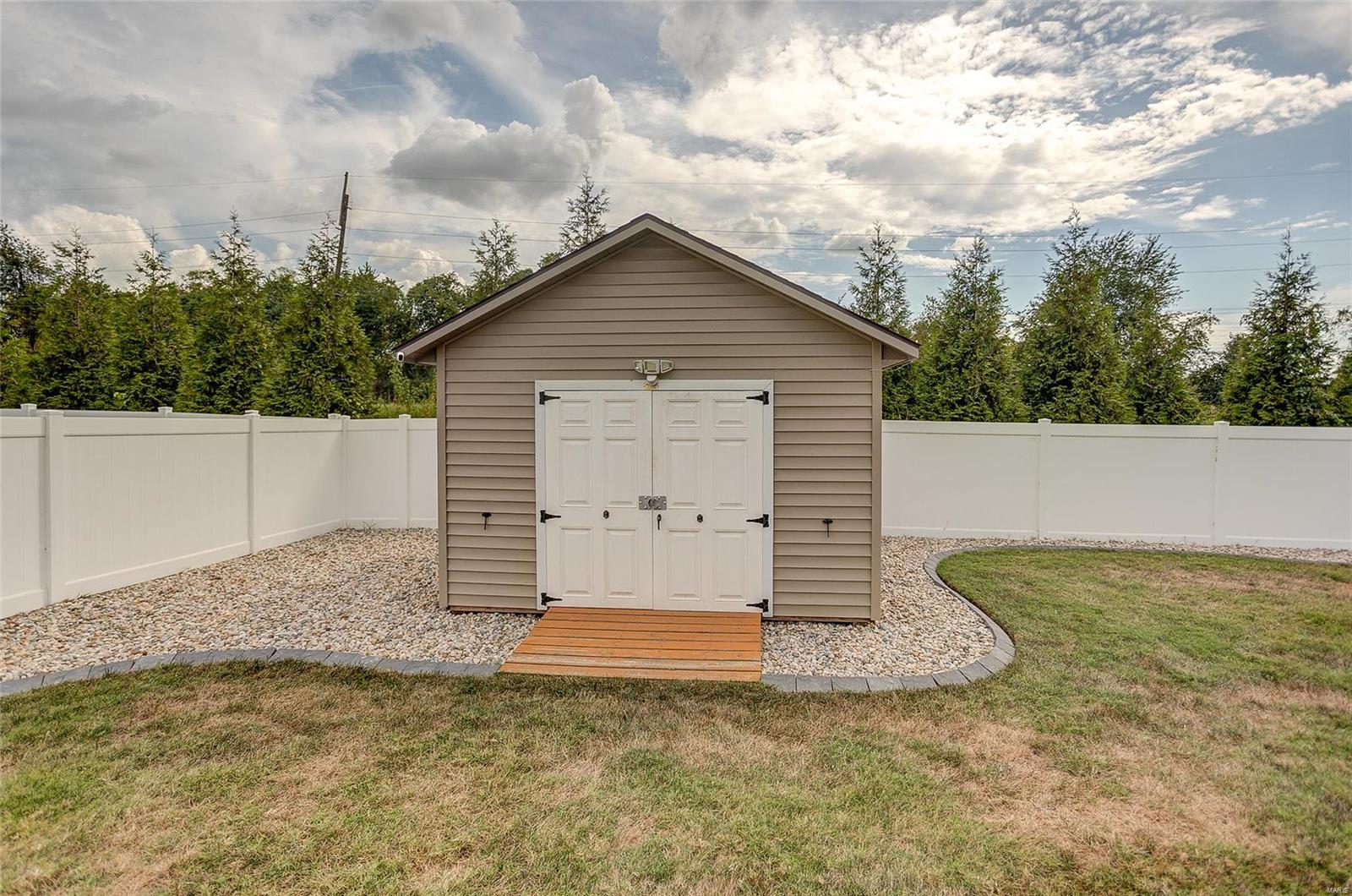 233 Emerald Way West Granite City, IL 62040 - Photo 25 of 34
