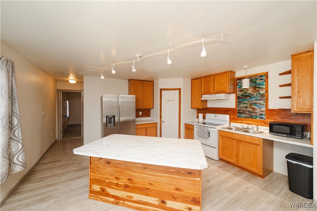 6846 Mormon Flat Road Golden Valley, AZ 86413 - Photo 13 of 50 Kitchen