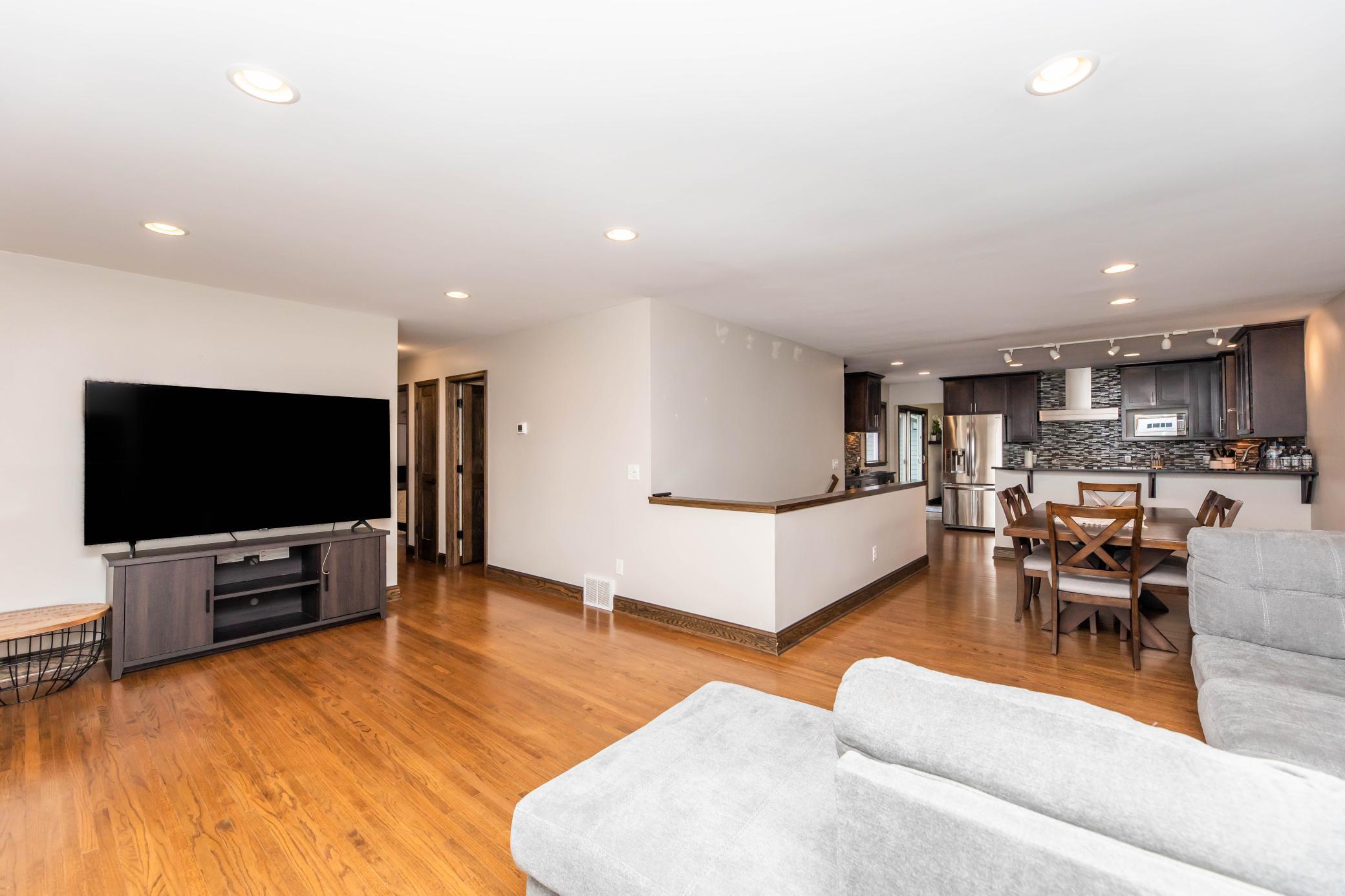 4801 East Upland Crest Minneapolis, MN 55421 - Photo 7 of 31