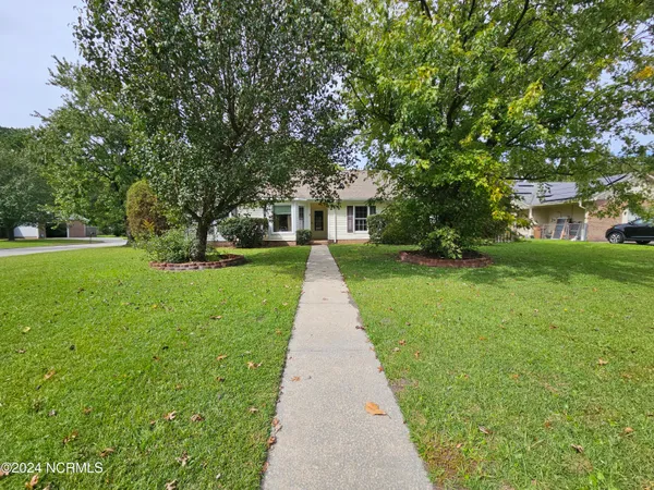 $1,750 | 218 Foxwood Court, Jacksonville, NC 28540