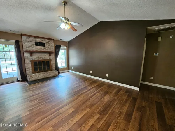 $1,750 | 218 Foxwood Court, Jacksonville, NC 28540