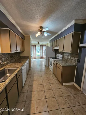 $1,750 | 218 Foxwood Court, Jacksonville, NC 28540