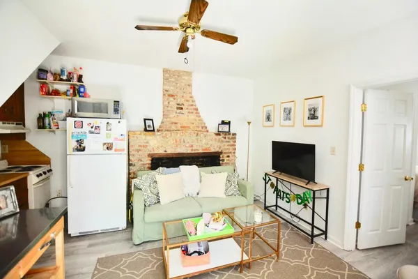 $1,850 | 24 Bee Street, Unit E, Charleston, SC 29403