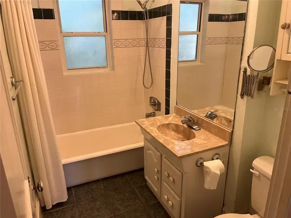 $1,800 | 3420 East Grant Street, Orlando, FL 32806