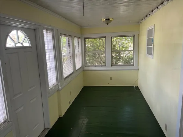 $1,800 | 3420 East Grant Street, Orlando, FL 32806